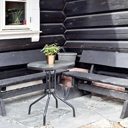 8 Person In Hurdal-by Traum * Hurdal